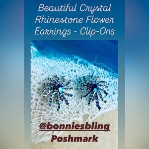 Vintage Silver & Blue Rhinestone Flower Clip On Earrings PLEASE OFFER or BUNDLE